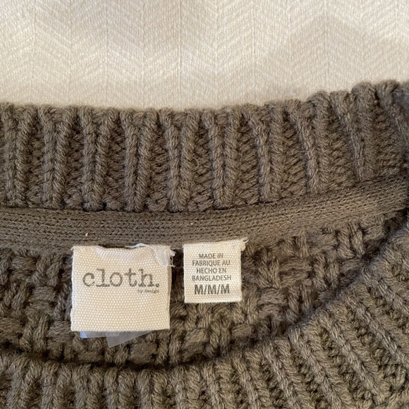 Over sized distressed turtleneck sweater - Picture 2 of 9